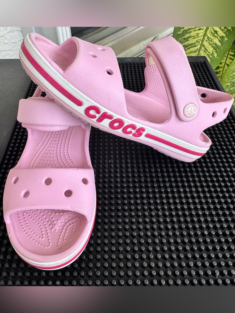 CROCS Kids Light Pink Vent Toe Strap Sandals